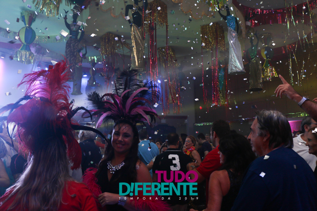 show de carnaval com o grupo tudo diferente para sua empresa ou formatura em são paulo